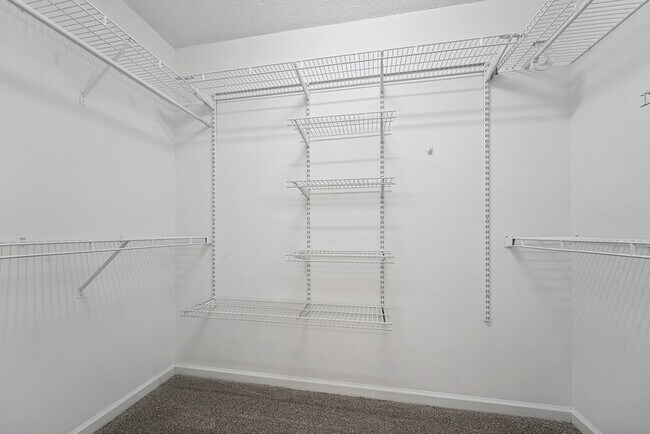 Building Photo - 131 Autumn Ridge Dr