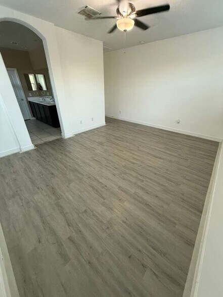Building Photo - 41326 W Jenna Ln