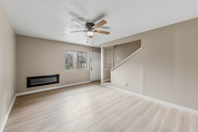 Building Photo - 2521 Crosstimbers Dr