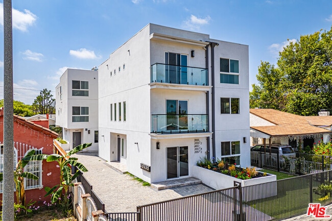 Building Photo - 2055 S Garth Ave