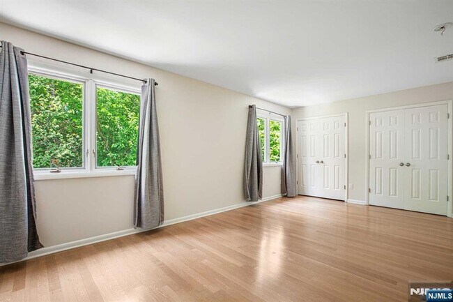 Building Photo - 6-04 Cross Meadows