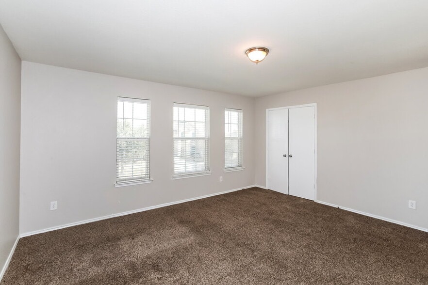 Building Photo - 7718 Water Fowl Trl