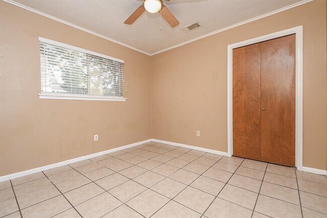 Building Photo - 7411 Betanna Dr