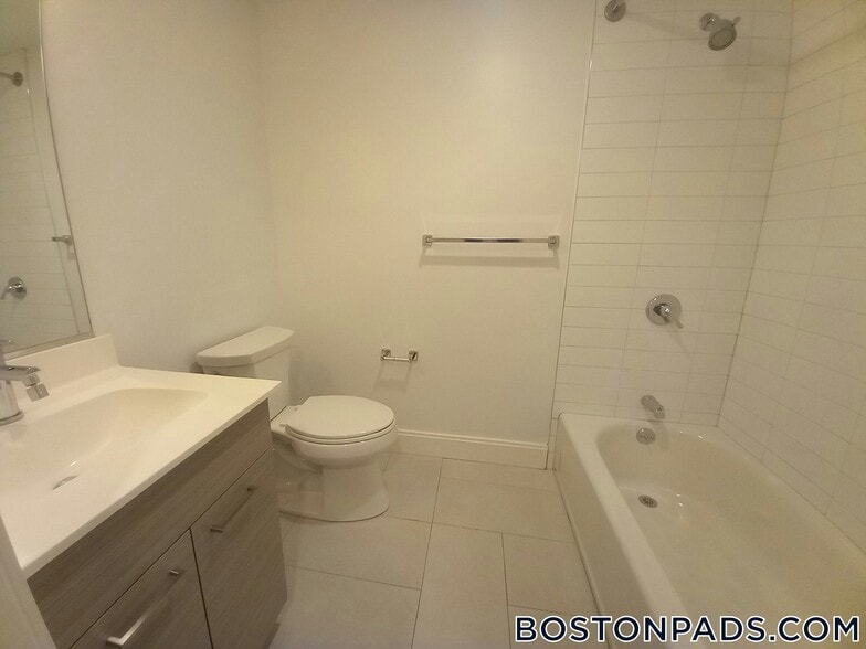 Building Photo - 40 Malvern St