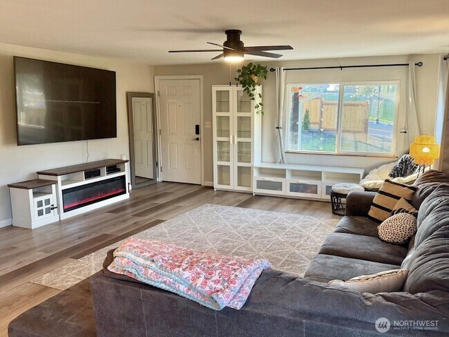 Building Photo - 1149 Sherman Ave