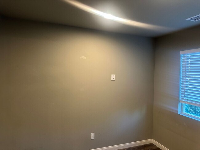 Building Photo - Charming 3 Bedroom 2 bathroom back house in the heart of San Diego's most desirable neighborhoods!