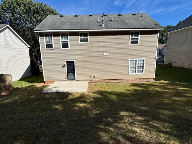 Building Photo - Beautiful 3 Bedroom 2 Bath Home Close to I-20.