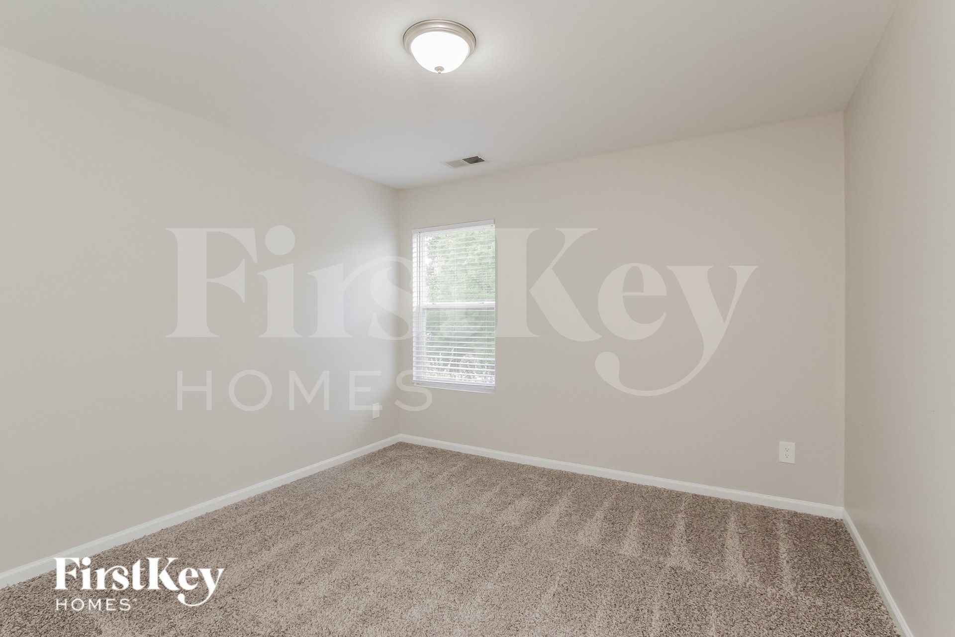 Building Photo - 13704 Stringfellow Ln