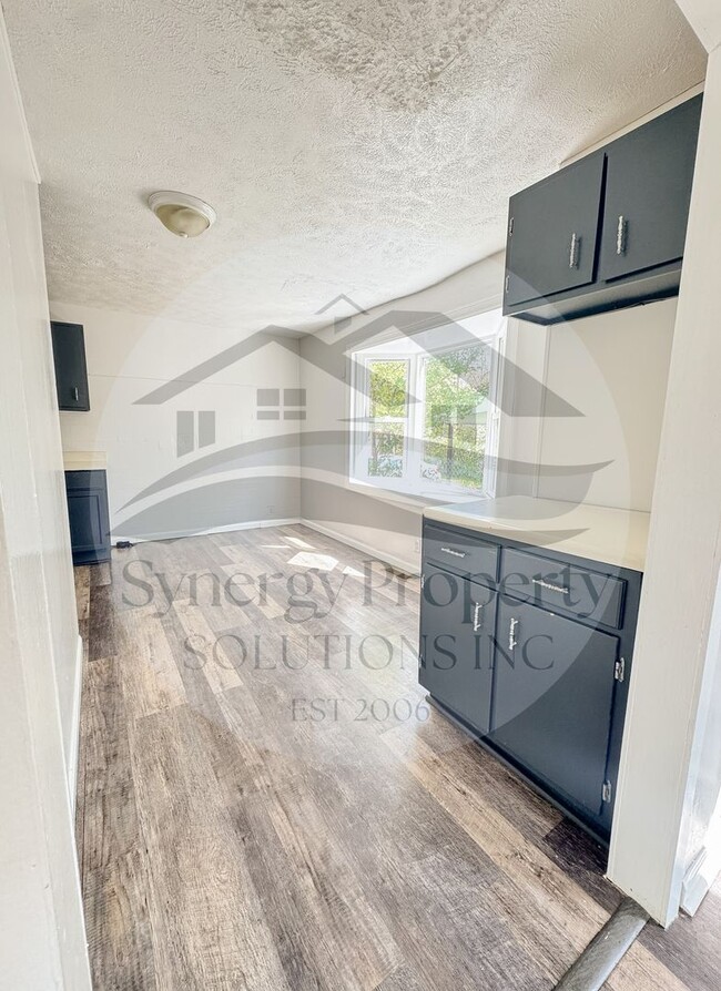 Building Photo - Large Mansfield Home