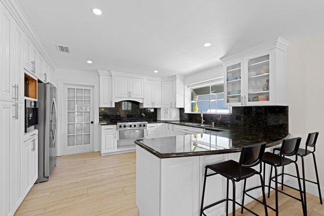 Building Photo - 486 NW 1st St