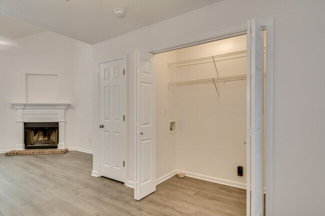 Building Photo - 513 Brians Way