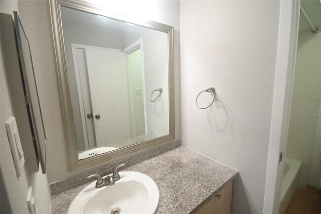 Building Photo - 12603 Ashford Meadow Dr
