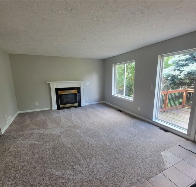 Main floor family room - 4311 E 41st Ave