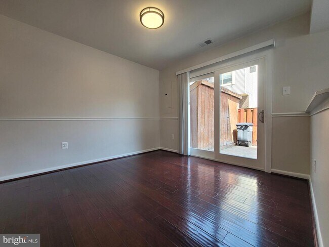 Building Photo - 5674 Oak Tanager Ct