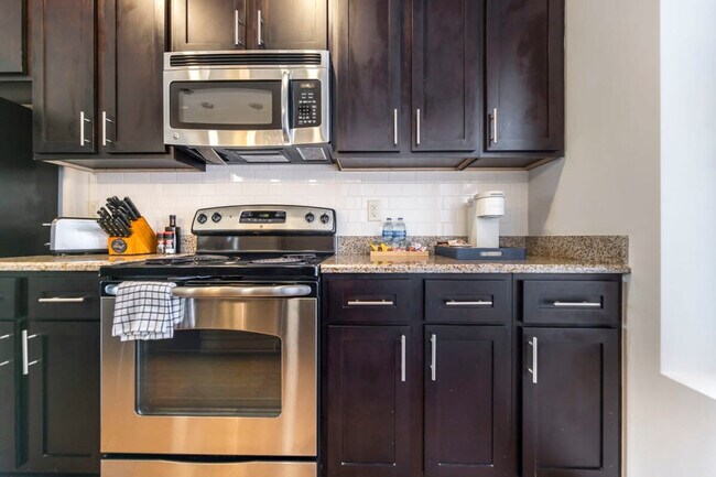 Building Photo - 401 Cherry St