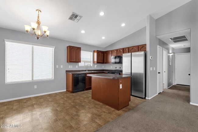 Building Photo - 509 E Daniella Dr