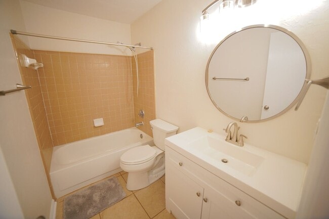 Building Photo - 2 Bed / 2 Bath Near FSU