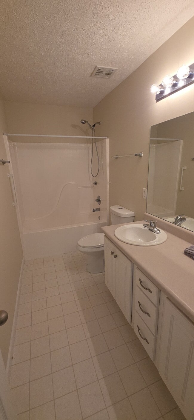 Building Photo - 528 McKean Dr