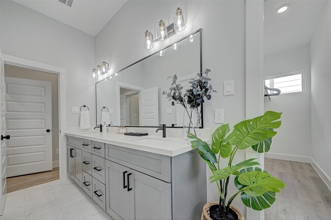 Building Photo - 2105 Sam Wilson St