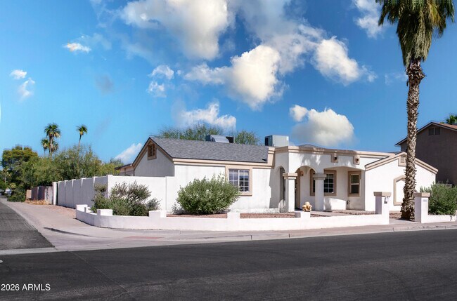 Building Photo - 15861 N 20th St