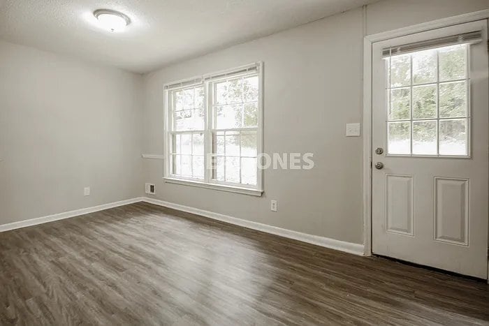 Building Photo - 1120 Womrath Rd