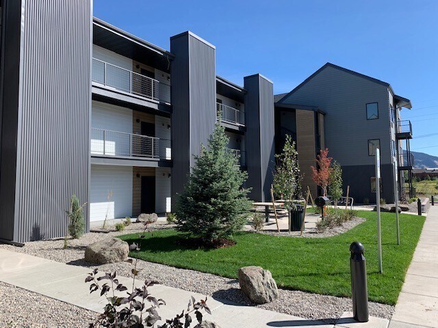 Building Photo - Explorer Units-2 Bedroom 1 Bathroom *Rent ...
