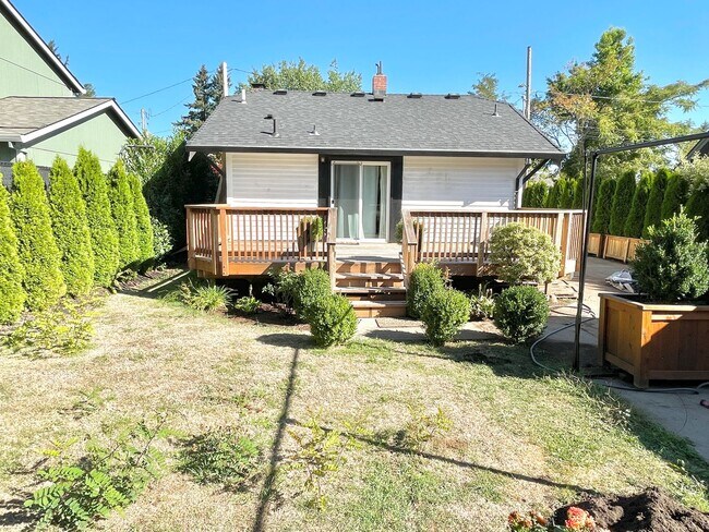 Building Photo - Woodstock area, 1 bedroom, 1 bath with finished basement