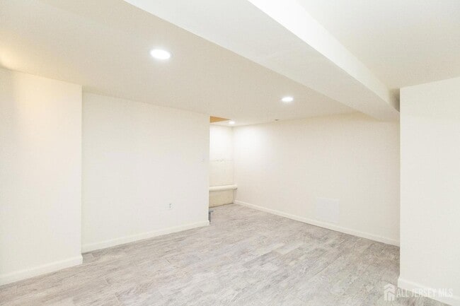 Building Photo - 78 Koyen St