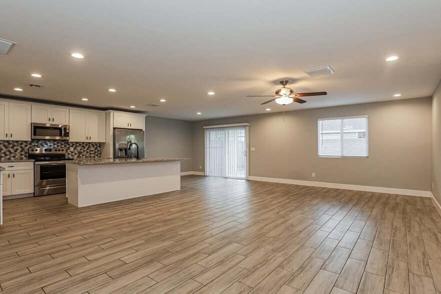 Building Photo - 4920 S 23rd Ave