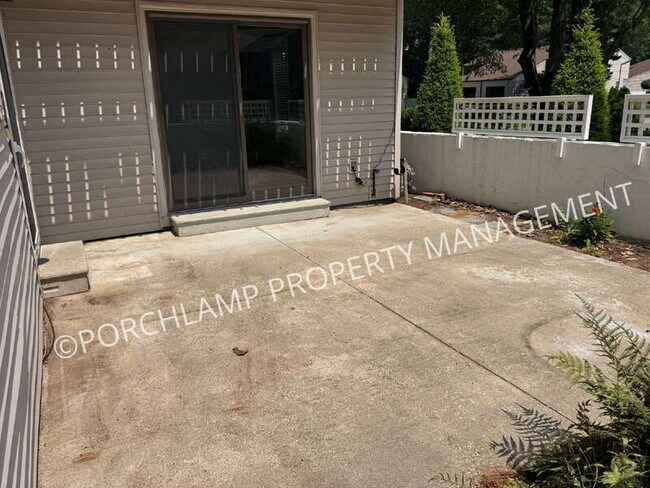 Building Photo - 17460 Dunewood Ct