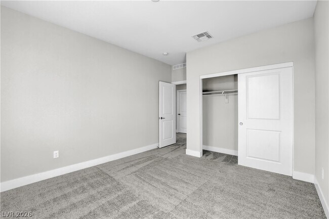 Building Photo - 6360 Pipers Brk Ln