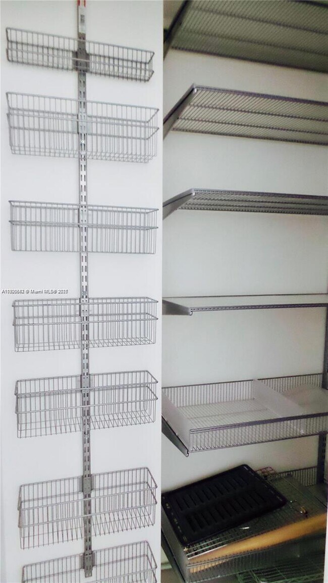 Building Photo - 300 S Biscayne Blvd