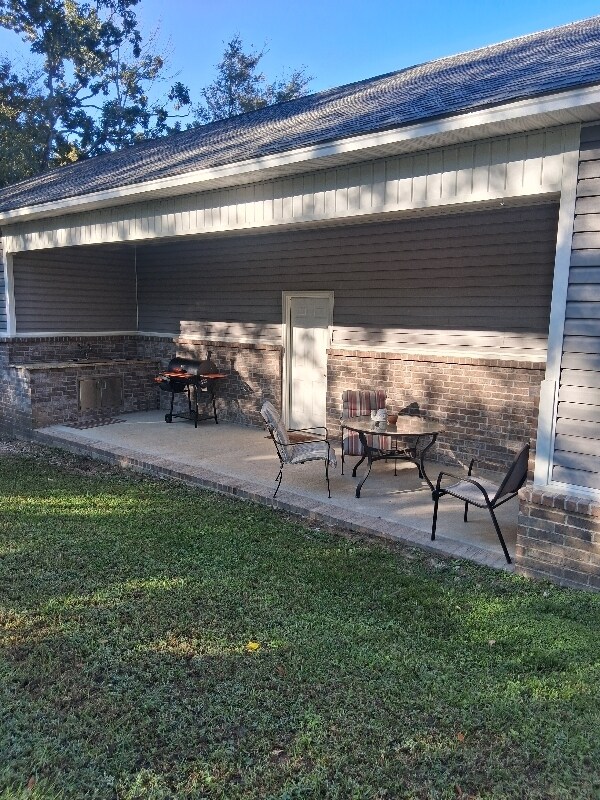 Building Photo - 272 Rainwaters St