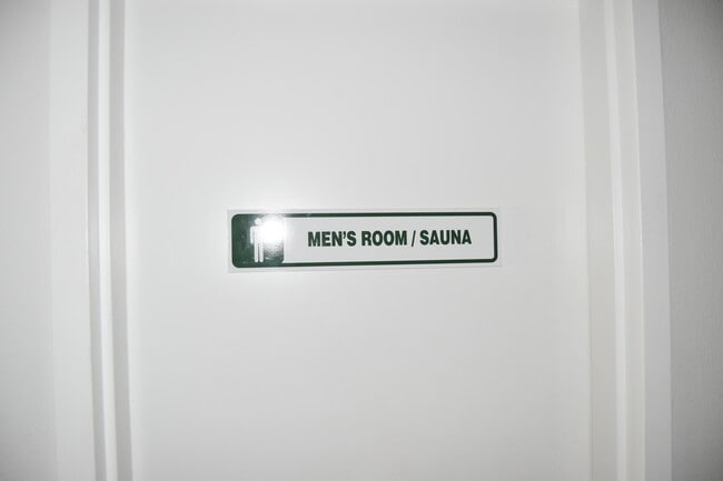 Building Photo - 1238 Hillsboro Mile