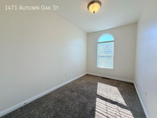 Building Photo - 1471 Autumn Oak St
