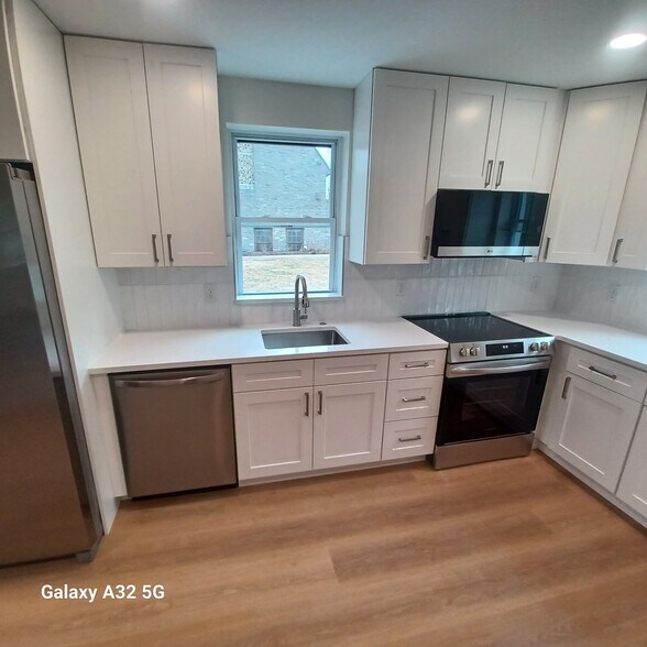 Building Photo - 315 Cameron Rd