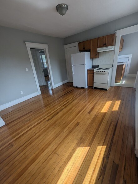Primary Photo - 465 Woodward Ave