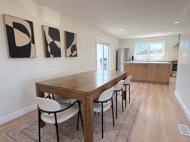 Building Photo - **August 2026** 3 bed | 2 bath with HUGE yard, Bonus Room, Fire Pit & Garage.