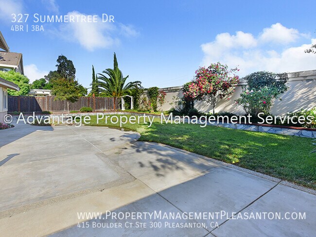 Building Photo - 327 Summertree Dr