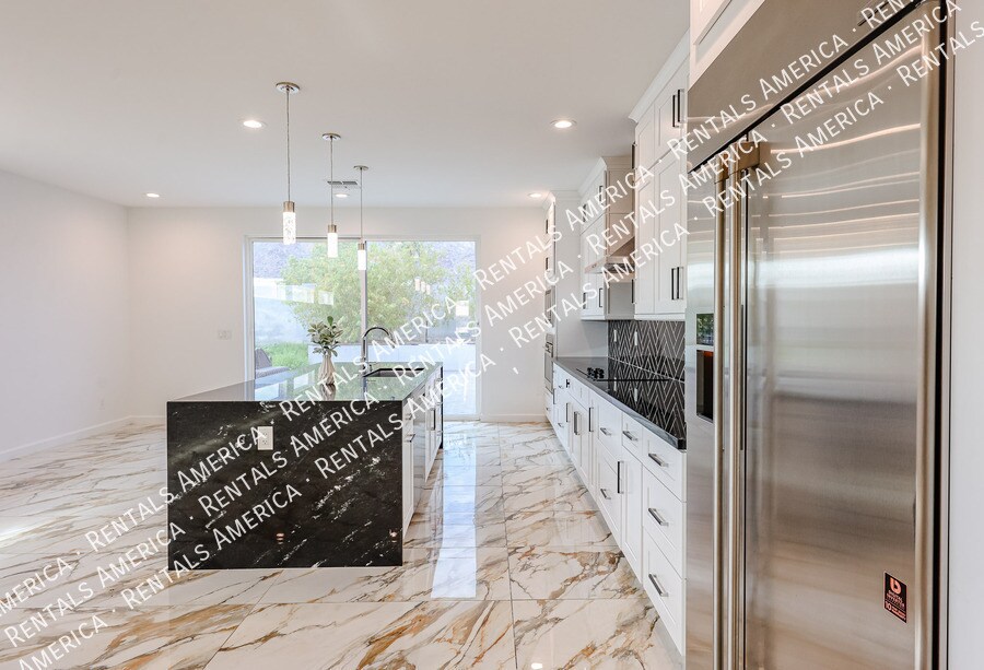 Building Photo - 347 E La Mirada Dr