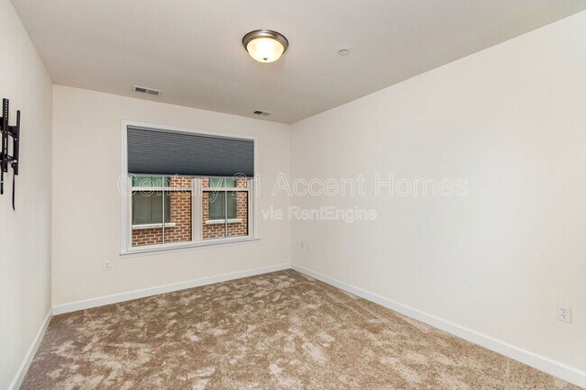 Building Photo - 2101 N Monroe St