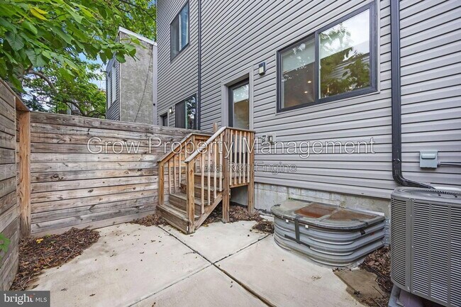 Building Photo - 1752 N Bailey St