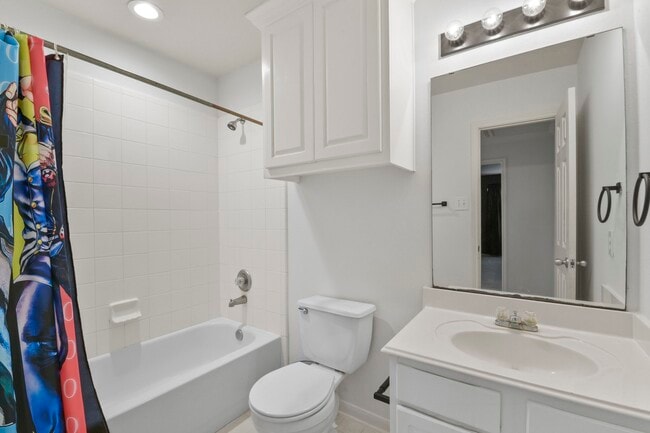 Building Photo - 15811 Vinemoss Ln