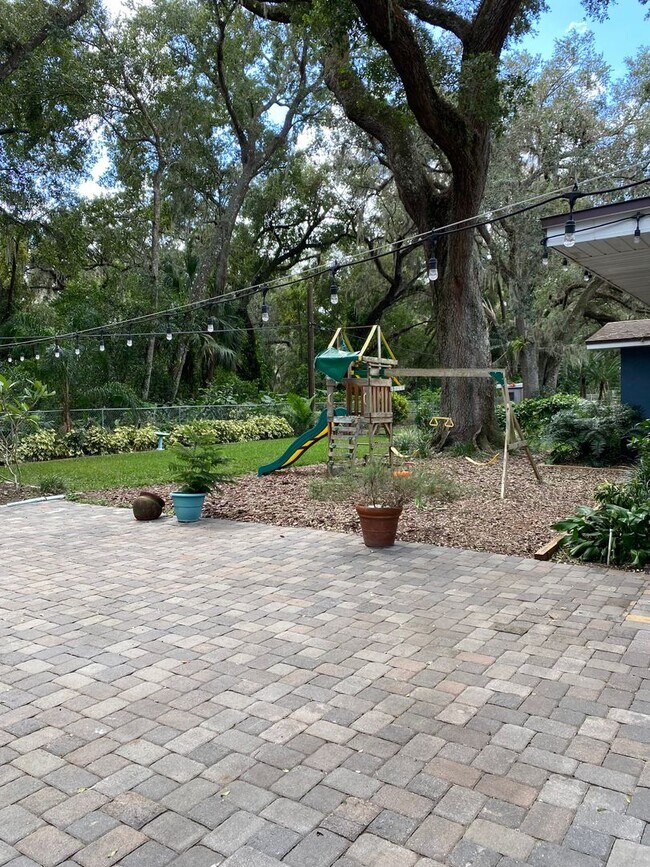 Building Photo - 3/2 Home In Downtown/Conway Area! Zoned fo...