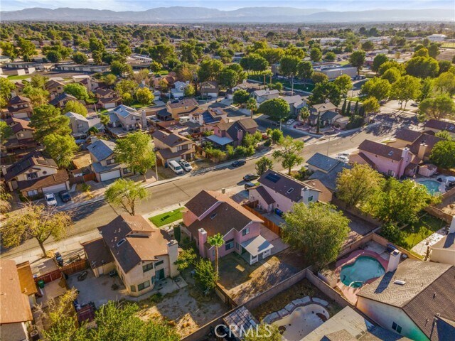 Building Photo - 533 E Jackman St