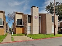 Building Photo - Adorable 2-Bedroom, 2-Bath Condo in Woodhaven – Gated Community! MOVE IN SPECIALS!