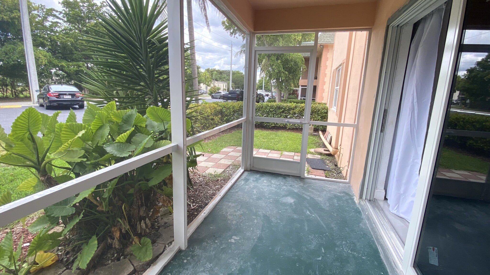 Building Photo - 770 SE 2nd Ave