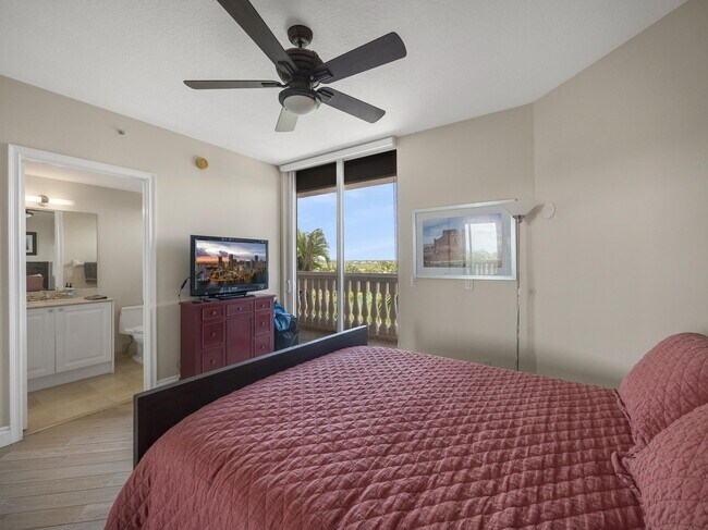 Building Photo - 700 Ocean Royale Way