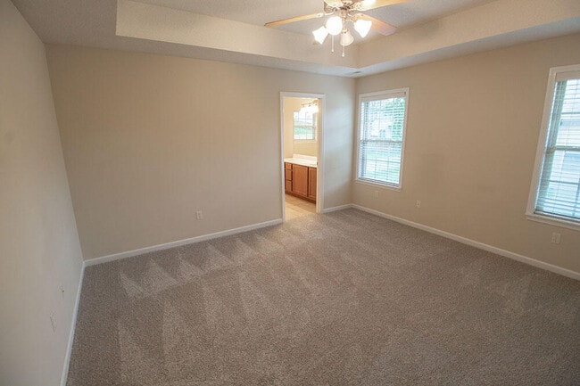 Building Photo - 7002 Madison Creek Dr