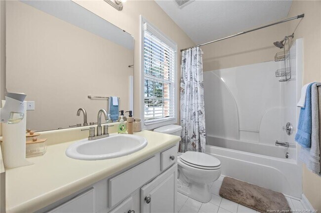 Building Photo - 3805 Sunchase Dr